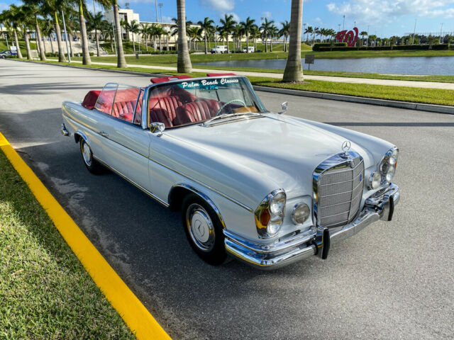 Mercedes-Benz 200-Series 1963 image number 16