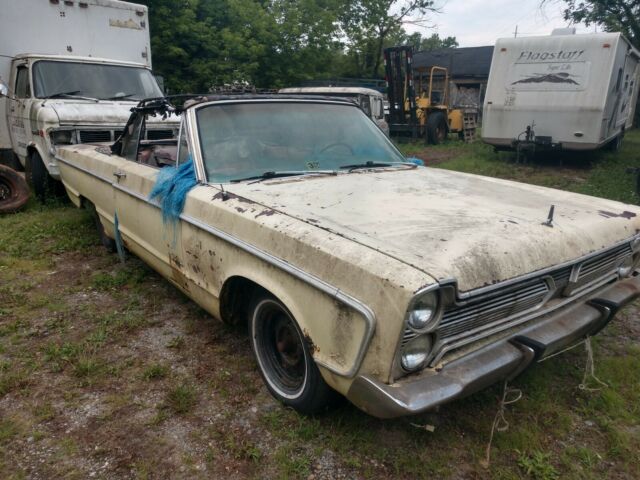 Plymouth Fury 1966 image number 2