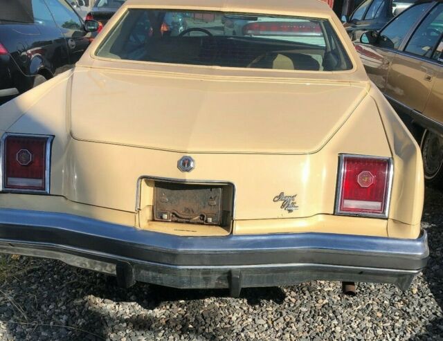 Pontiac Grand Prix 1977 image number 11