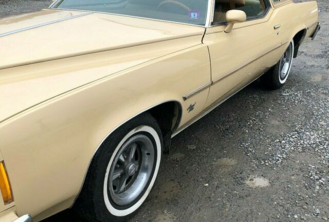 Pontiac Grand Prix 1977 image number 27