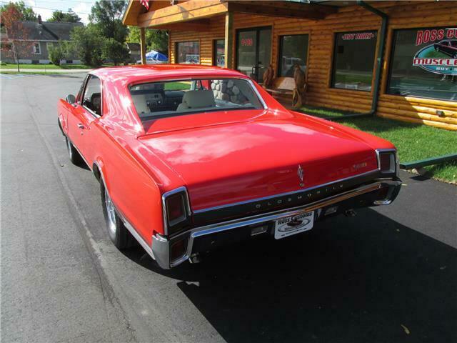 Oldsmobile Cutlass 1967 image number 15