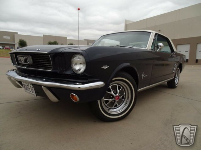 Ford Mustang 1966 image number 23