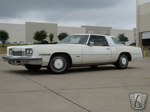 Oldsmobile Toronado 1977 image number 45