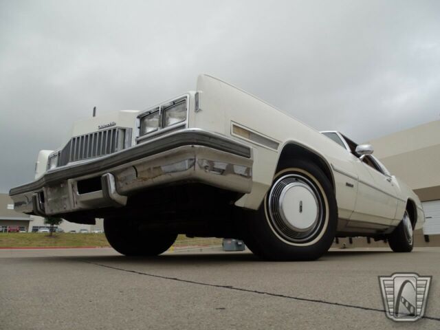 Oldsmobile Toronado 1977 image number 46