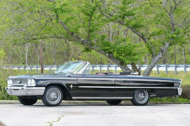 Ford Galaxie 1963 image number 34