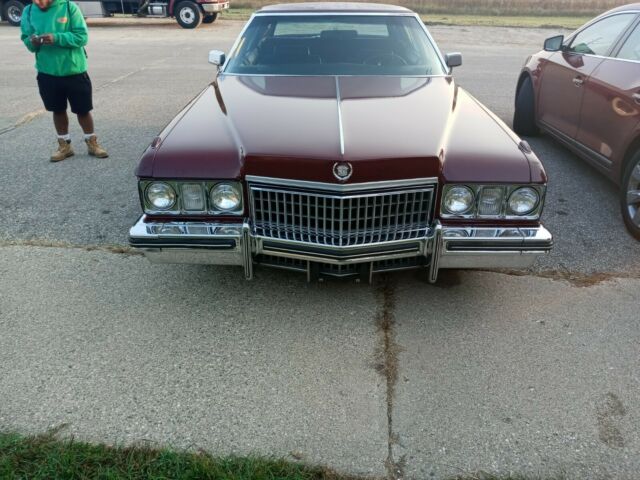 Cadillac Fleetwood 1973 image number 4