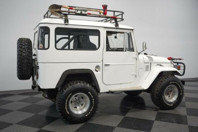 Toyota FJ Cruiser 1967 image number 14