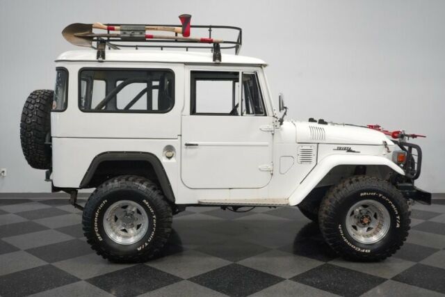 Toyota FJ Cruiser 1967 image number 15