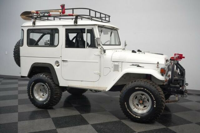 Toyota FJ Cruiser 1967 image number 16