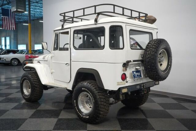 Toyota FJ Cruiser 1967 image number 33