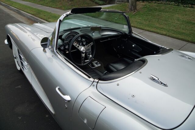 Chevrolet Corvette 283/270HP 2x4V V8 Convertible 1959 image number 40