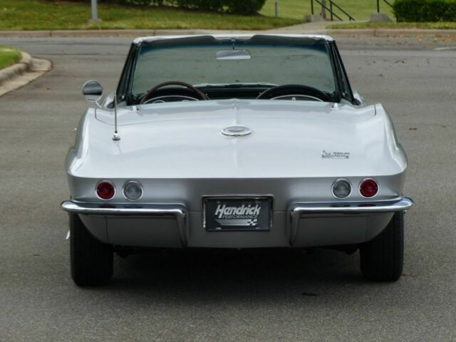 Chevrolet Corvette 1966 image number 28