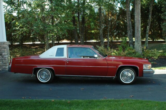 Cadillac DeVille 1977 image number 1