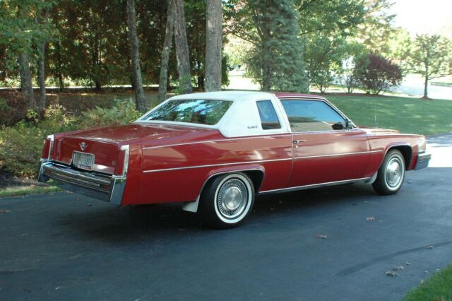 Cadillac DeVille 1977 image number 30