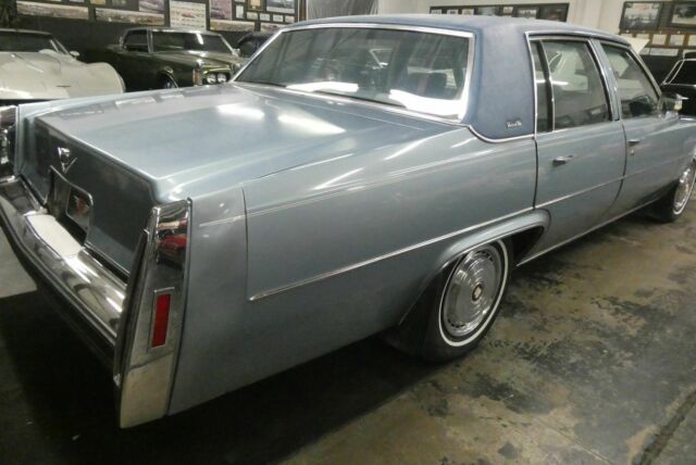 Cadillac DeVille 1978 image number 17