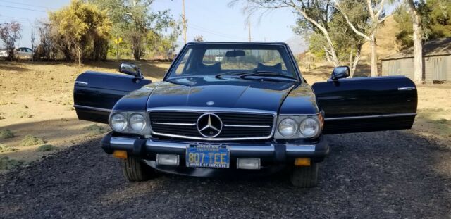 Mercedes-Benz SL-Class 1977 image number 29