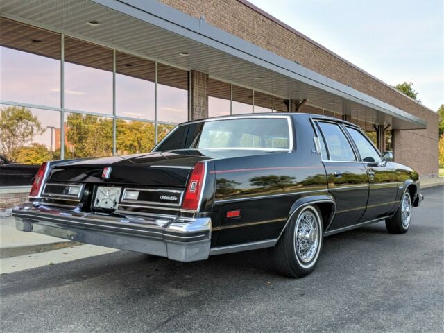 Oldsmobile Ninety-Eight 1979 image number 27