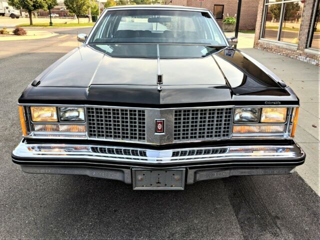 Oldsmobile Ninety-Eight 1979 image number 31