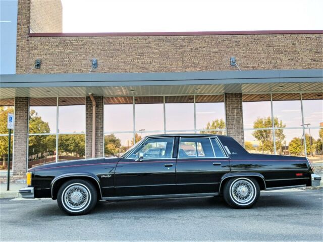 Oldsmobile Ninety-Eight 1979 image number 33