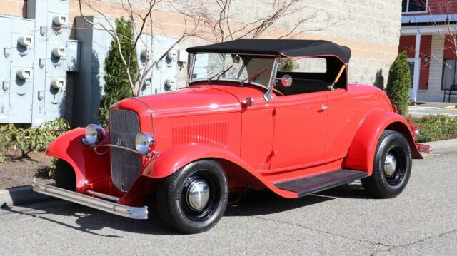 Ford Roadster 1932 image number 0