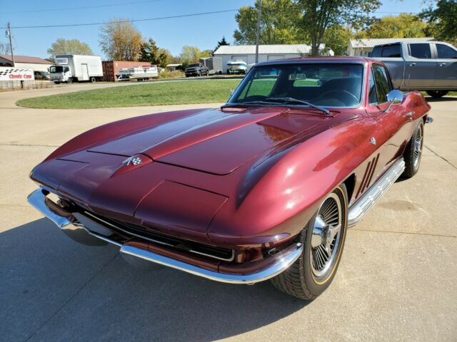 Chevrolet Corvette 1965 image number 1