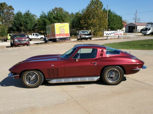 Chevrolet Corvette 1965 image number 35