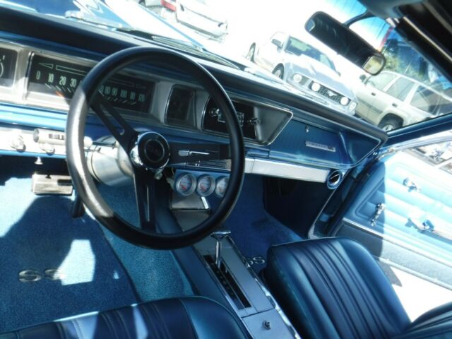 Chevrolet Impala 1966 image number 35