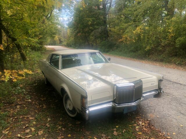 Lincoln Continental 1971 image number 12