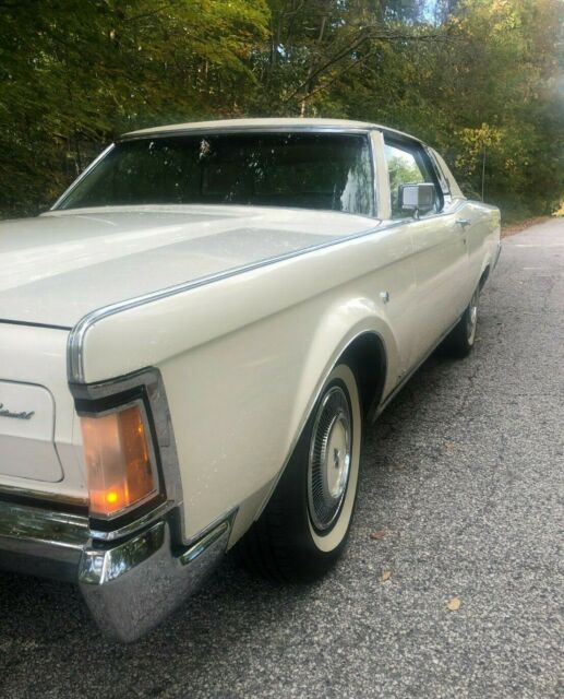 Lincoln Continental 1971 image number 2