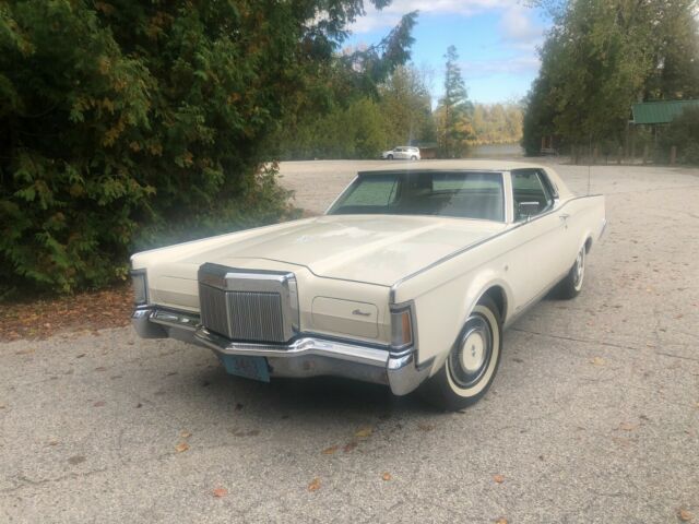 Lincoln Continental 1971 image number 26