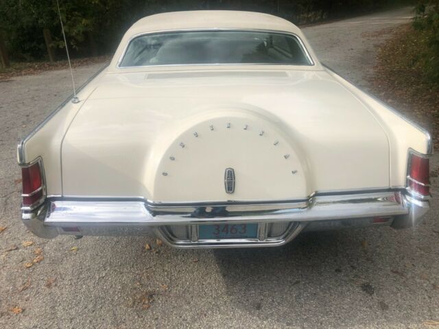 Lincoln Continental 1971 image number 28