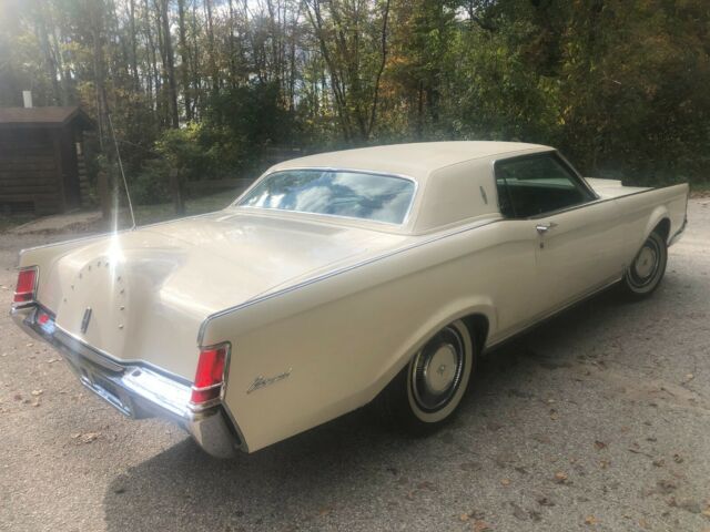 Lincoln Continental 1971 image number 29