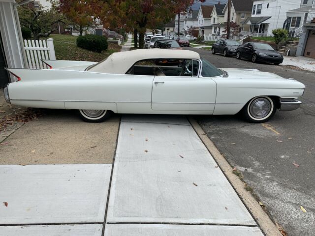 Cadillac DeVille Convertible 1960 image number 1