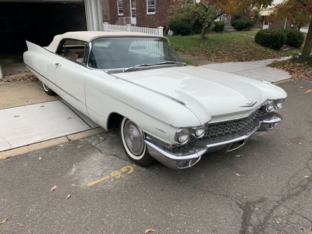 Cadillac DeVille Convertible 1960 image number 13