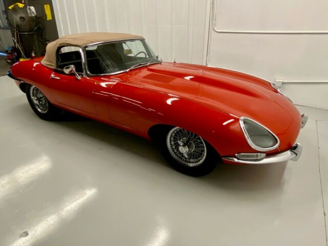 Jaguar E-Type 1962 image number 28