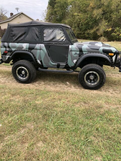 Ford Bronco 1971 image number 2