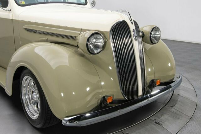 Plymouth Custom 1937 image number 13