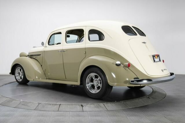 Plymouth Custom 1937 image number 31