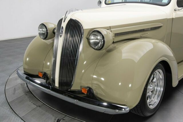 Plymouth Custom 1937 image number 34