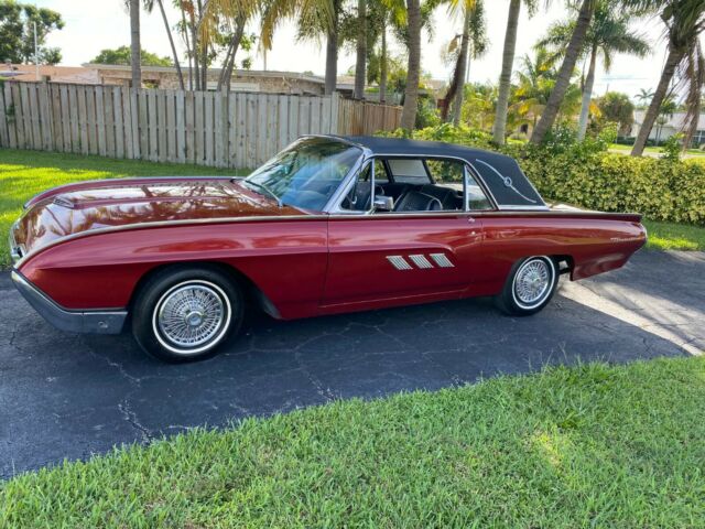 Ford Thunderbird 1963 image number 0