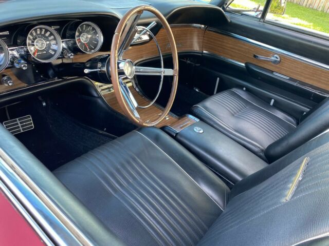 Ford Thunderbird 1963 image number 10