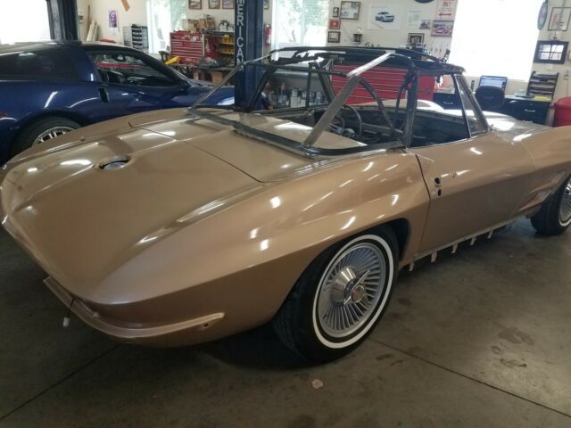 Chevrolet Corvette 1963 image number 1