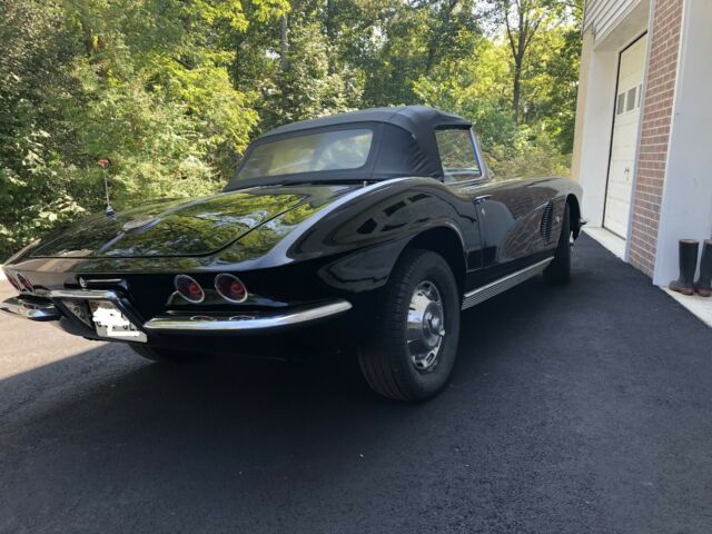 Chevrolet Corvette 1962 image number 21