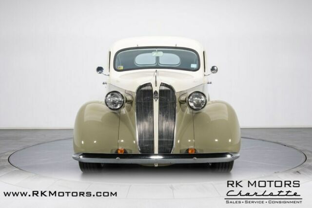 Plymouth Custom 1937 image number 11