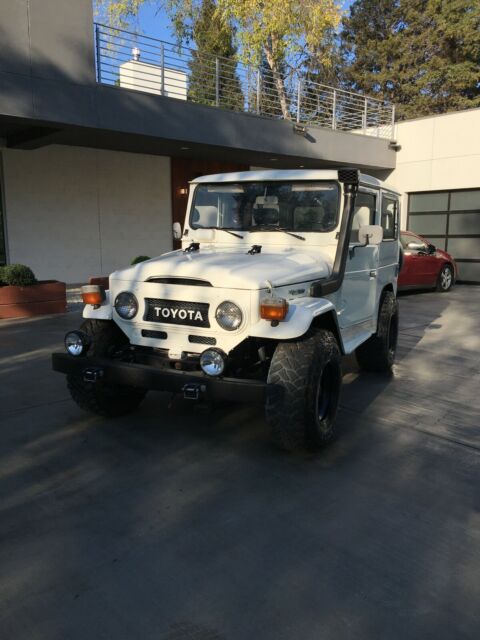 Toyota Land Cruiser 40 1977 image number 0