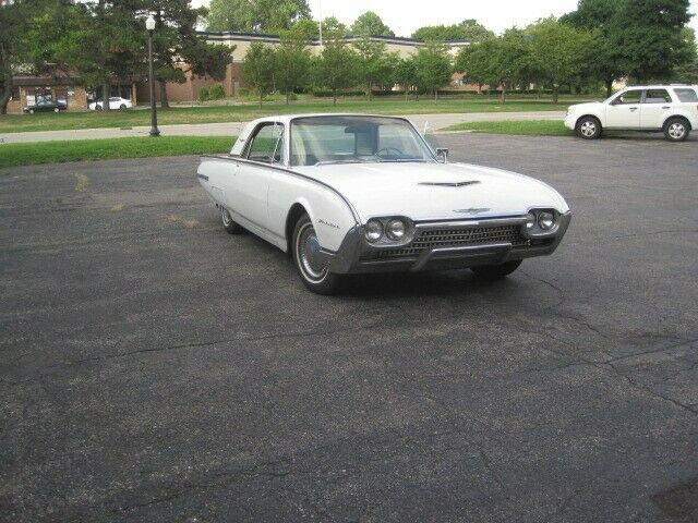 Ford Thunderbird 1962 image number 19