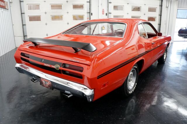 Plymouth Duster 1970 image number 17