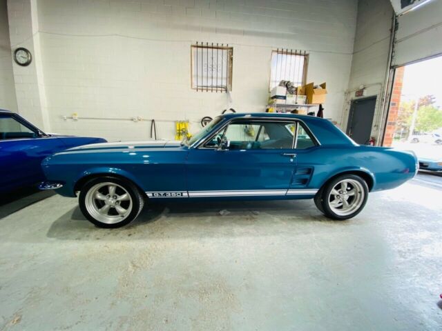 Ford Mustang 1967 image number 10