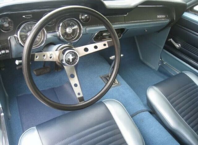 Ford Mustang 1967 image number 21