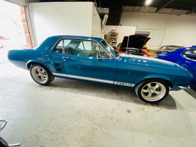 Ford Mustang 1967 image number 27